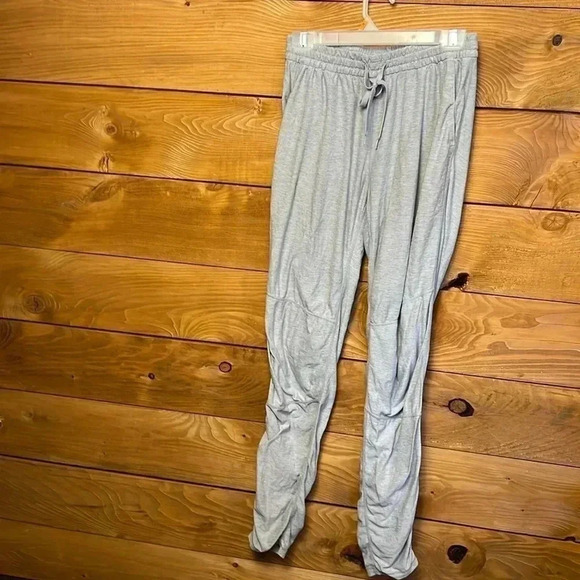 WOMENS OUTDOOR VOICES SIZE SMALL LIGHTWEIGHT SWEATS.  TAPERED LEG - Picture 1 of 5